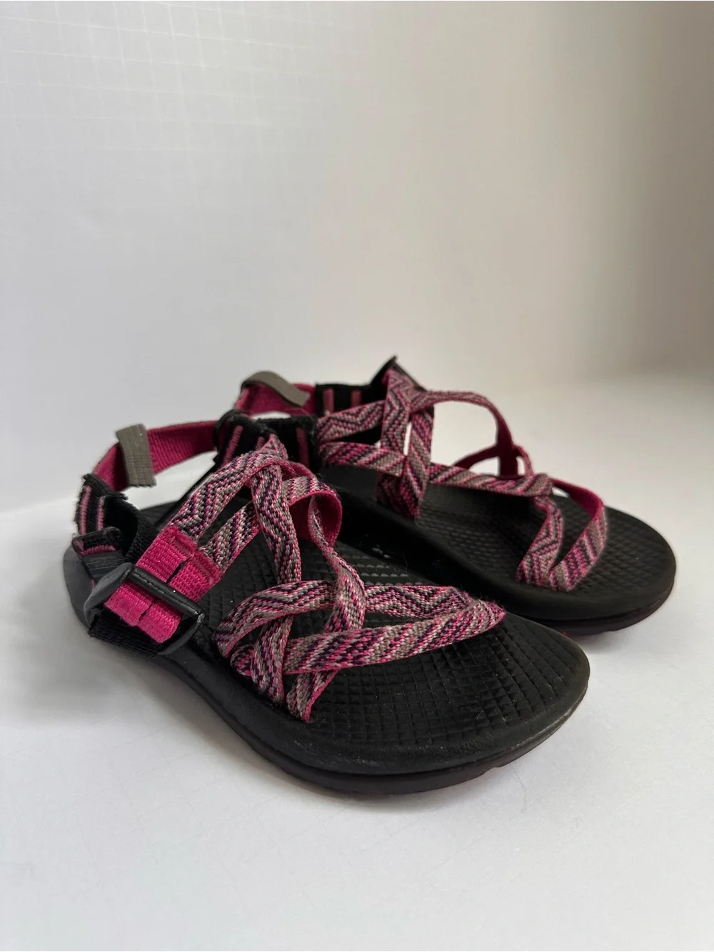 Chaco ZX1 Eco Tread Kids' Sandals with bright Pink Patterned Webbing Straps Size